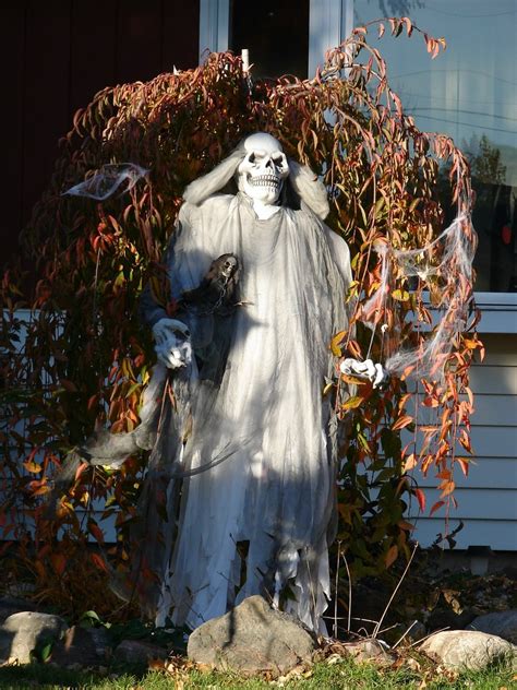 Ghosts, skeletons, witches and beautifully carved pumpkins are waiting for you here. 40+ Funny & Scary Halloween Ghost Decorations Ideas