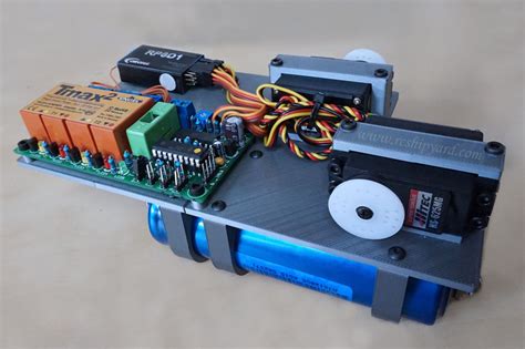 Akroma, engel der wut {5}{r}{r}{r}. Electronics and battery deck for Engels Akula (with 10Ah ...