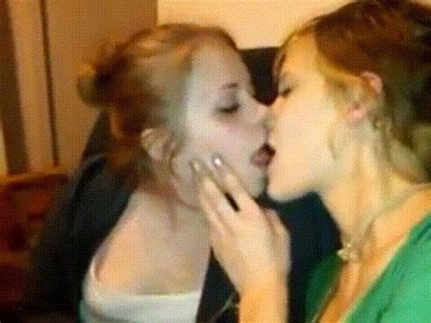 College girls kissing porno videos. College Girls kissing at home party | aaaaaaaaa ...