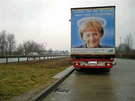 Da sitzt eine der größten dt verbrecherinnen u sie nennen die #merkelchen? Herzlich willkommen ihr Dreckschweine! › Dampf ablassen!