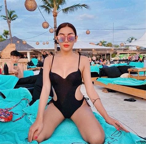 Miley cyrus, dua lipa, jax jones. Liburan di Bali, Millen Cyrus Asyik Berbikini