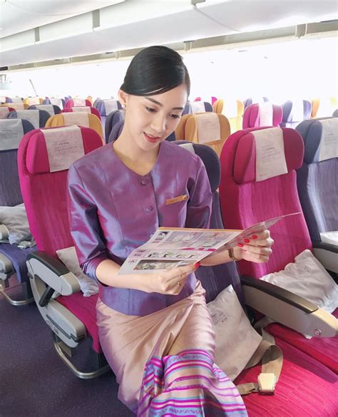 When you wear the cabin crew uniform, you become an ambassador for the british airways brand. 【タイ】タイ国際航空客室乗務員/Thai Airways International cabin crew ...