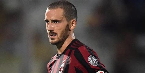 Lógicamente, en las redes sociales, los peor pensados no tardaron en recordar el 'calciopoli'. Il labiale di Bonucci contro l'arbitro: "Non vedeva l'ora ...