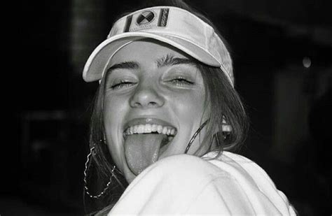You can also download and share your favorite wallpapers hd wallpapers and. Pin by ⚜️𝐌𝐄𝐋𝐓𝐄𝐌⚜️ on asunshine | Billie eilish, Billie, Singer