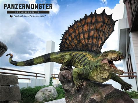 This creature blurs the line between mammal and reptile, as it shares characteristics of both: My painted Dimetrodon kit from the Creative Beast Studio 1 ...