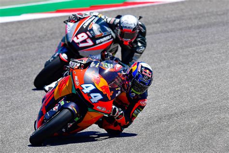 Miguel oliveira memenangi balapan motogp catalunya, dengan johann zarco dan fabio quartararo di podium. MotoGP-Miguel-Oliveira-signs-Tech-3-2019_6 - MotoMalaya ...