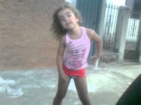 Lara silva dançando vs tainara cabral dançando bregãfunk 💥. Beatriz Vitoria Dançando Camaro Amarelo - YouTube