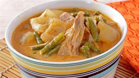 Sajian lontong dan ketupat tidak lengkap tanpa sayur gurih. Resep Sayur Nangka Muda Masakan Padang / Resep Sayur Gori ...