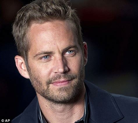 Walker, che aveva 40 anni, stava partecipando a uno show automobilistico in favore delle filippine, con la sua nuova porche gt. La star di Fast & Furious Paul Walker muore nel rogo della ...