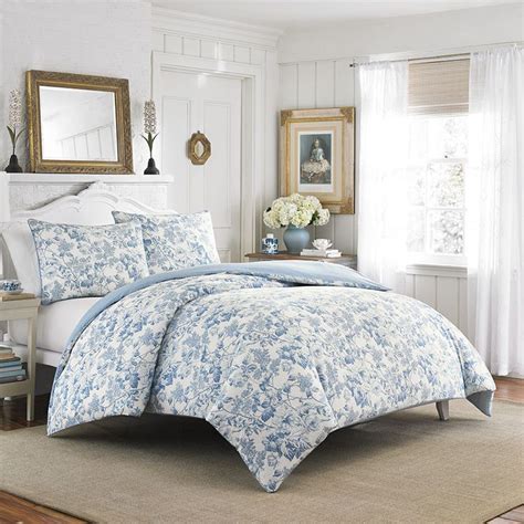 Snuggle up in comfort and style with the wide. 78 best Laura Ashley Bedding images on Pinterest | Quilt ...