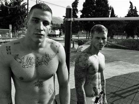 Known initially as raf camora, he founded a hip hop crew with the polish rapatoi. Gzuz - laut.de - Videos