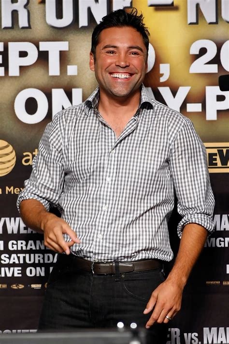 Around that time, in late 2007, de la hoya was photographed wearing women's clothing in the company of a female companion not his wife. Oscar De La Hoya Button Down Shirt - Oscar De La Hoya ...