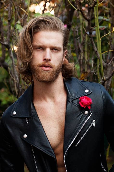 Los mejores caterings para eventos de empresa. BRAVE MODELS - SIMONE D'ANGELO