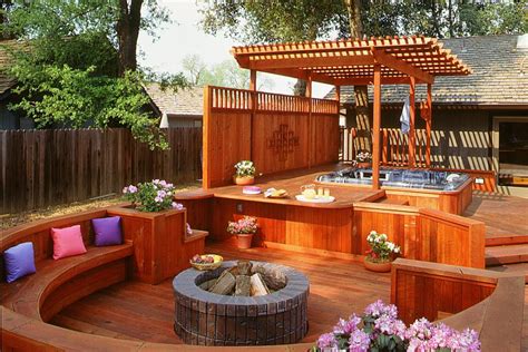 It can block unsightly views, reduce outdoor noise and add aesthetic appeal to your backyard. Design Ideas for Outdoor Privacy Walls, Screen and ...
