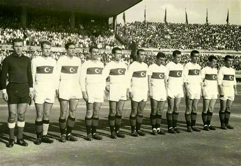 Özcan arkoç isimli futbolcu 02.10.1939 tarihinde tekirdağ şehrinde türkiye ülkesinde dünyaya geldi. Dinyakos: Haziran 2014