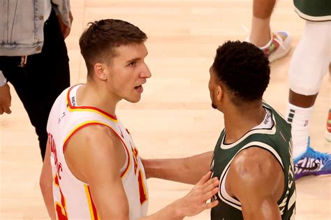 The atlanta hawks will meet the milwaukee bucks in game 1 of the eastern conference finals from the fiserv forum on wednesday night. Milwaukee Bucks vs. Atlanta Hawks Eastern Conference ...