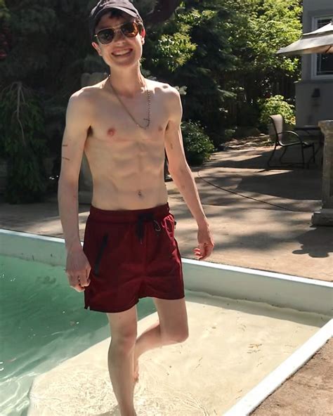 Elliot opened up about the moment he saw himself in the mirror for the first time after coming out of the shower following his transition. Elliot Page Beams in Shirtless Poolside Shot | PEOPLE.com