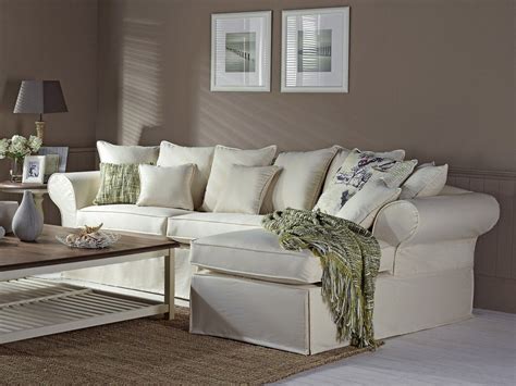 Sitzt perfekt und passt sich sessel und sofa ideal an. Hussenecksofa ASCOT im Landhausstil | Landhaus sofa, Sofa ...