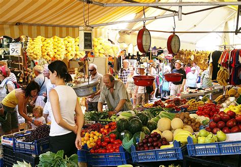 This means there is a slight difference for traders who are trying to assess market movements. Heraklion Open Market - Goxplore Tours and Quad Safari in ...