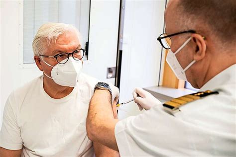 Bundespräsident steinmeier will sich im kommenden jahr um eine weitere amtszeit bewerben. Bundespräsident Steinmeier mit Astrazeneca geimpft ...