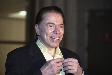 «já que hoje é #tbt uma foto do nosso maior galã #silviosantos #1967 #pss». SBT espera ligação de Silvio Santos para novo piloto do ...