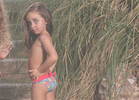 Belén zotano swimwear es una firma malagueña dedicada al diseño y creación de ropa de baño en cuyos belén zotano complementos y baño. belen-zotano-culetin-niña-bikini-original-alta-calidad