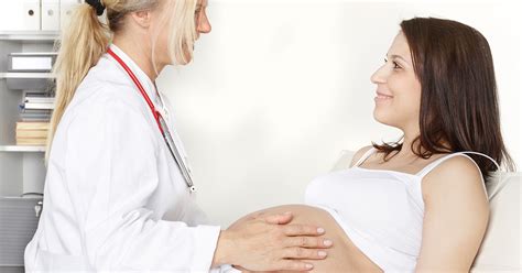 Mehrlingsschwangerschaften, also zwillinge, drillinge oder mehr kinder, sind generell eine indikation für einen geplanten kaiserschnitt. Kaiserschnitt Ablauf: Vorbereitung, Narkose & Geburt | kanyo®