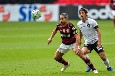 Com campeonato brasileiro, libertadores e copa do brasil em disputa, saiba se hoje tem jogo do flamengo por alguma competição. Assistir Jogo Do Flamengo E Botafogo Ao Vivo Hoje Premiere ...