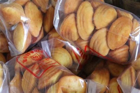 Nah, bagi anda yang penasaran ingin tahu seperti apa resep membuat sajian kue bolu pisang panggang yang lembut dibawah ini. Resep Bikin Bolu Panggang / Cara Membuat Bolu Panggang ...