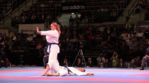Aku mencoba menjalankannya, namun akhirnya terluka dan patah hati. SPAIN Female Team Kata - Kata Annan - Bronze fight. 2014 World Karate Championships - YouTube