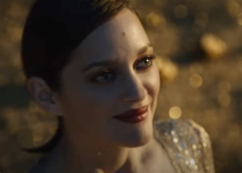 Actor marion cotillard is the new face of chanel no. Chanel No. 5 Marion Cotillard Dancing Commercial / Advert Song