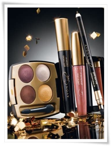 Riasan wajah ini jangan sampai terlupa ketika sedang ada acara. GULA-GULA HATI: cOOl..!! baRang maKe uP kgeMaraN~