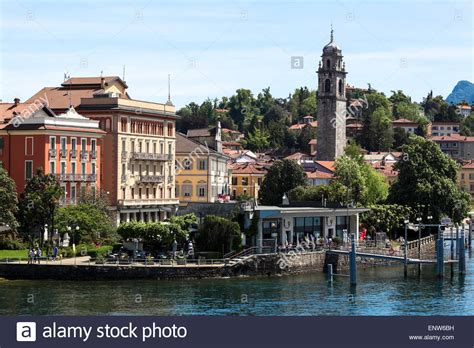 Appartements, hotels, campingplätze, villaggia in ganz italien. Verbania Pallanza See Hafen Stockfoto, Bild: 82303077 - Alamy