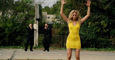 Actress elizabeth banks dishes the dirt. Elizabeth Banks gets wild in new 'Walk of Shame' trailer ...