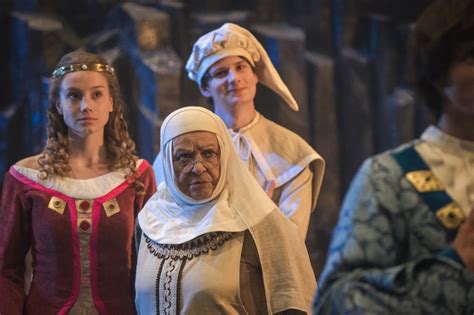 Kam až vydržíme, odhadovala ještě jiřina bohdalová. Scenárista a režisér Zdeněk Zelenka: Na Štědrý večer musí ...