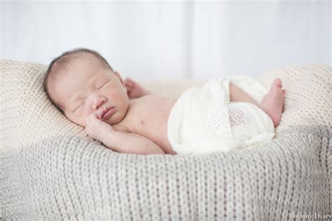 This 8 hour workshop collection will teach you everything you need to know to capture and create beautiful newborn photo as well as how to process them to perfection. DIY Newborn Photography | Mommy Diary