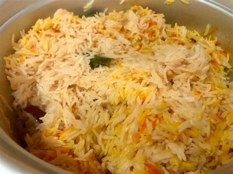 Nasi minyak is a spicy rice dish cooked with minyak samin (ghee) and spices. Resepi Nasi Minyak Kenduri bersama Gulai Kurma Ayam ...