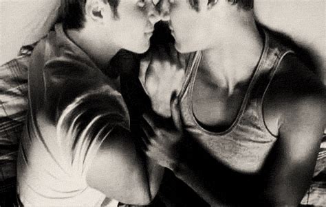 Hot twinks on spooning position. Imagen - Tumblr lud33t7HRp1qfds9do1 500.gif | Wiki Glee ...