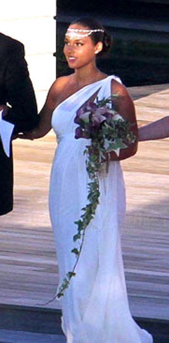 Everything about this episode is frustrating. Alicia Keys by Vera Wang CasualWeddingDresses.net ...
