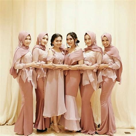 Maybe you would like to learn more about one of these? Inspirasi Kebaya Modern Hijab - Inspirasi Kebaya Indonesia
