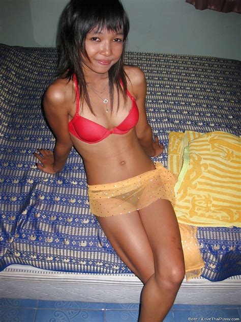 Asian house wife really likes her house maid. Клиент снимает молодую шлюшку из Таиланда в душе - Порно ...