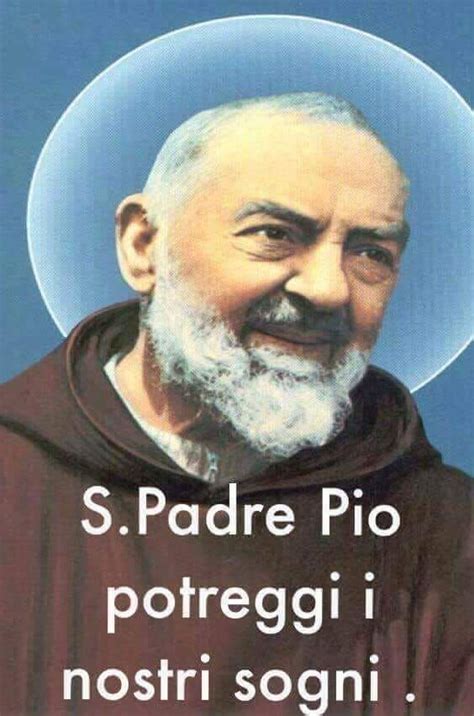 La costruzione della chiesa superiore della basilica papale di san francesco in assisi venne conclusa nel 1253 da innocenzo iv. Padre Pio benedizione | Citazioni cattoliche, Padri ...