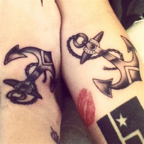 One of the amazing ideas for your next tattoo may be a simple anchor design you will share with your loved ones. Matching anchor tattoos :) - Tattoo Maze