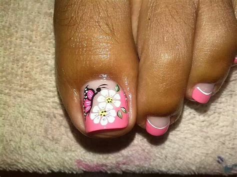 Este modelo de uñas pintadas de los pies puede ser usado en navidad (puedes ver uñas con decoracion navideña) o cualquier otra época del año siempre y cuando combine con tu si buscas uñas decoradas para pies de niñas puedes optar por este diseño de nubes, arcoiris, flores y emojis. Manicura y | Uñas manos y pies, Diseños de uñas pies, Arte ...