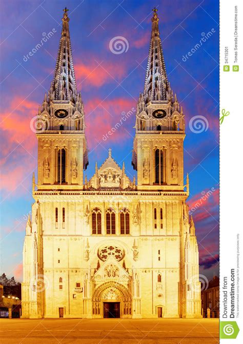 Du hast 4 möglichkeiten, von ćelije nach zagreb zu kommen. Zagreb-Kathedrale Bei Sonnenaufgang, Kroatien. Stockbild ...