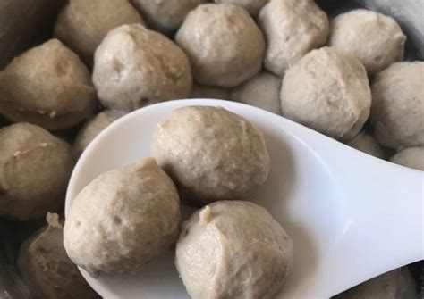 Bakso jenis ini cocok dengan kuah berkaldu pekat. Resep Bakso sapi kenyal Tanpa pengawet oleh Tinakitchen ...