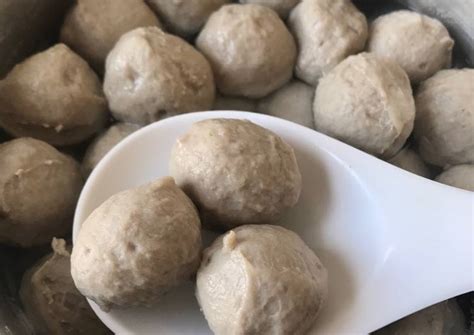 Bakso jenis ini cocok dengan kuah berkaldu pekat. Resep Bakso sapi kenyal Tanpa pengawet oleh Tinakitchen ...