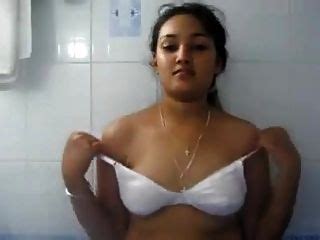 Eufrat teases, masturbates and squirts. Lankan - Hotntubes Porn