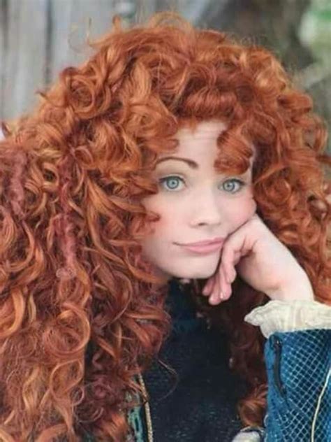 Watch the hottest models and wannabes as they behave for real, when they don't expect to be filmed. Oh my,,,she looks like the girl from brave!!! So beautiful ...