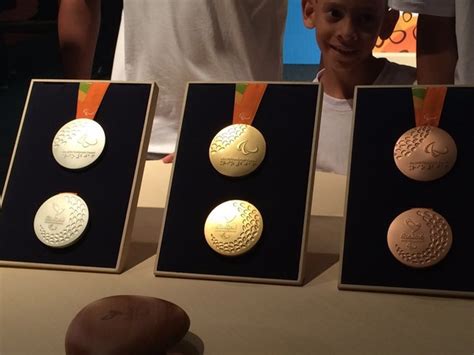 Check spelling or type a new query. G1 - Comitê Rio 2016 apresenta medalhas da Olimpíada e da ...